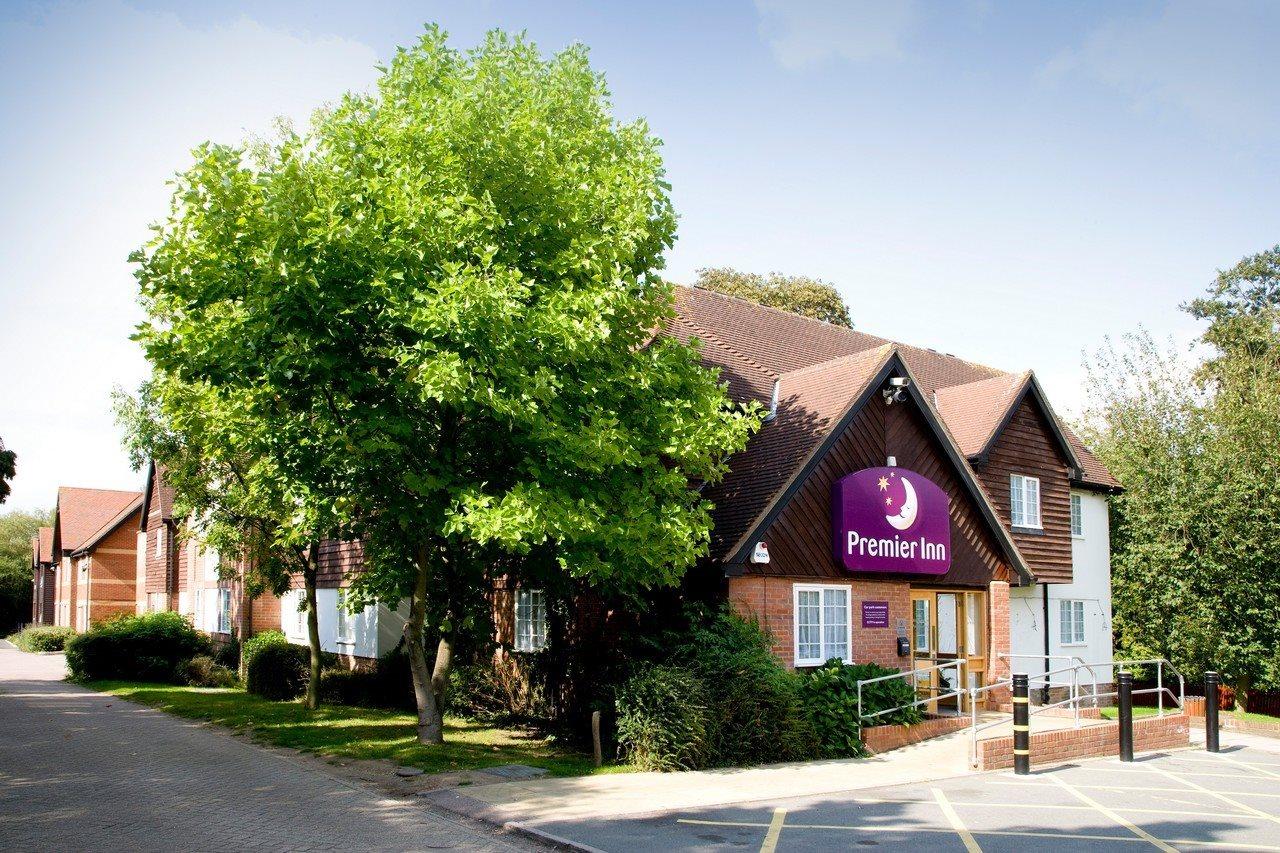 Premier Inn Гарлоу Екстер'єр фото