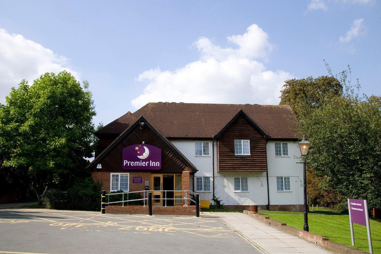 Premier Inn Гарлоу Екстер'єр фото