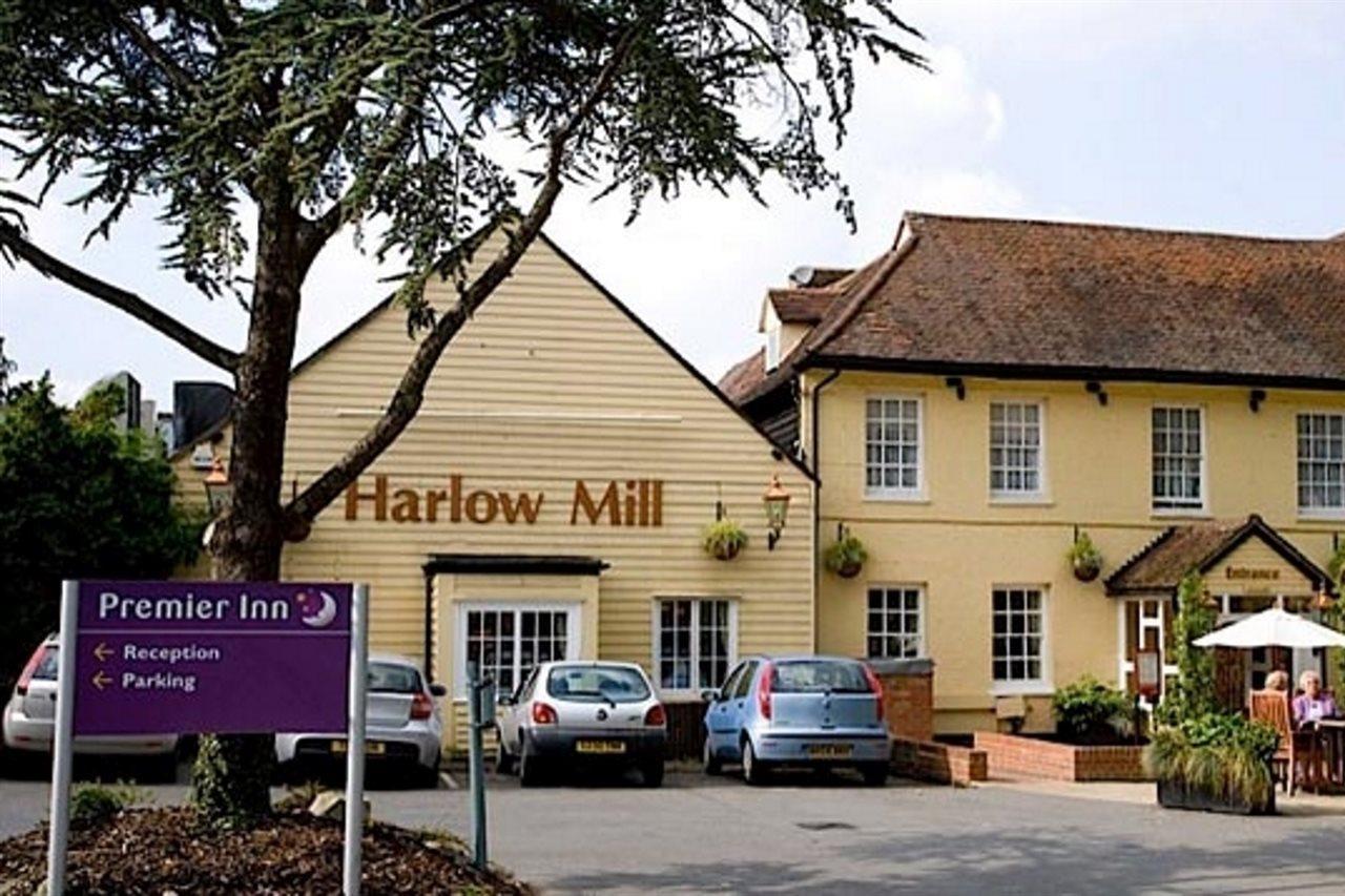 Premier Inn Гарлоу Екстер'єр фото