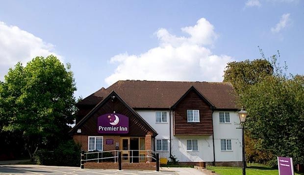 Premier Inn Гарлоу Екстер'єр фото